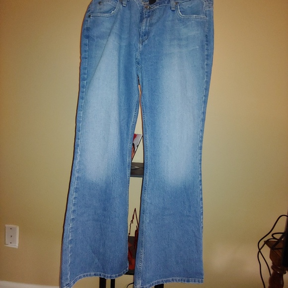 Women's Arizona Jeans - Picture 1 of 5